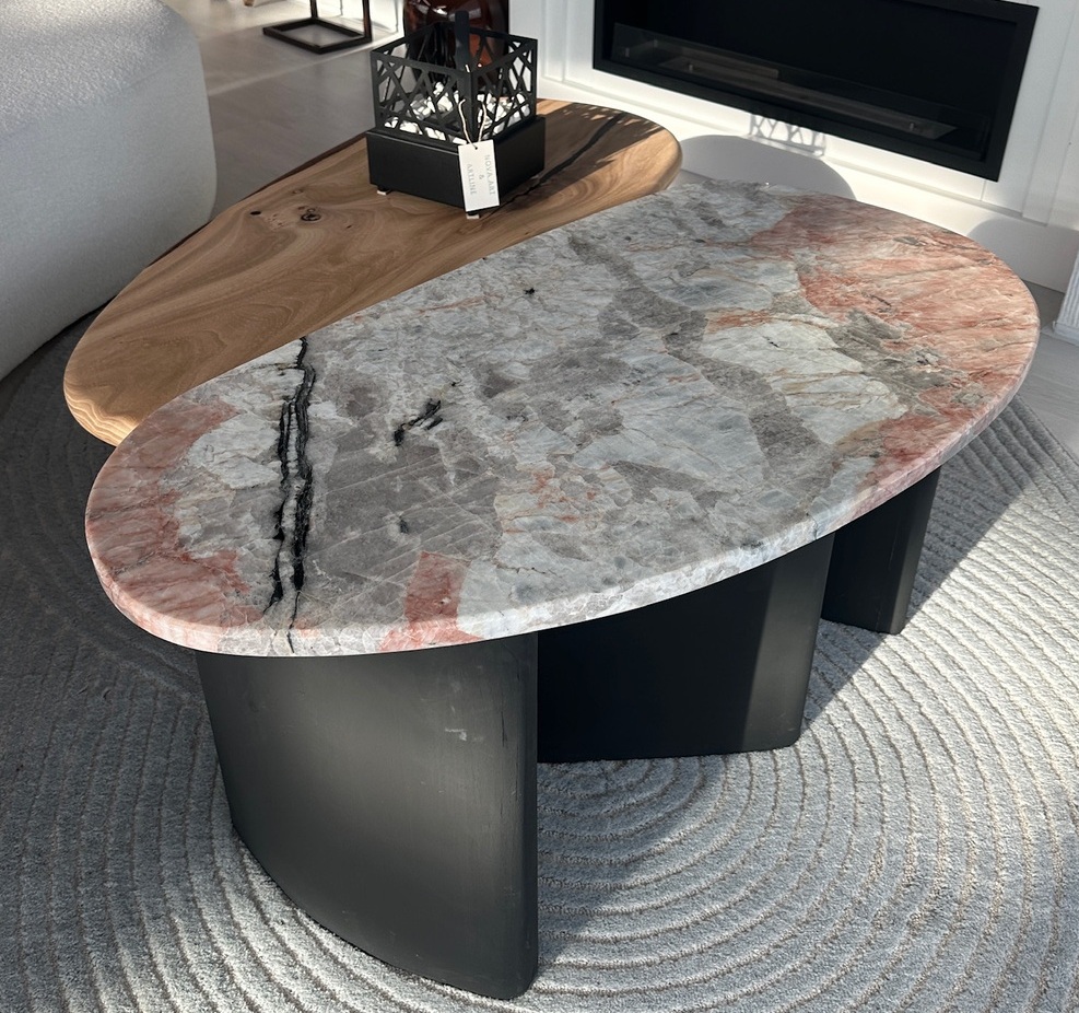 Комплект столиков из гранита и карагача&nbsp;