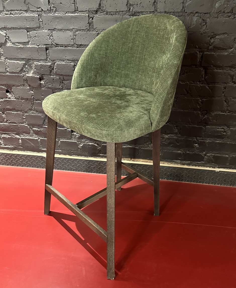 Полубарный стул&nbsp;