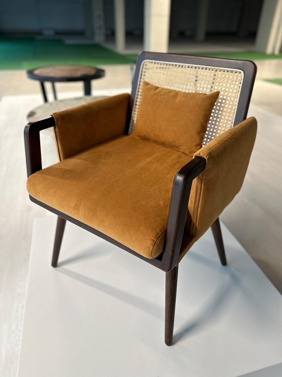 Кресло с ротангом&nbsp;