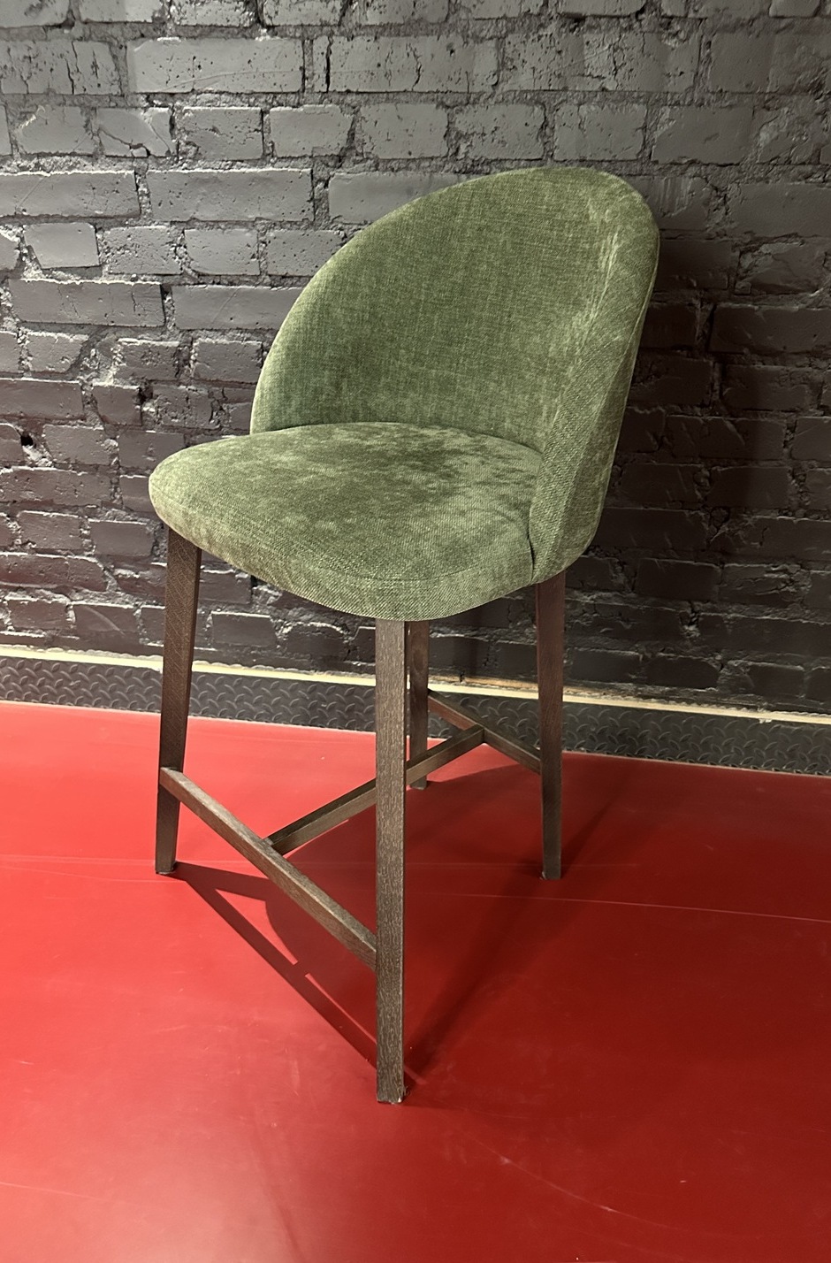 Полубарный стул&nbsp;